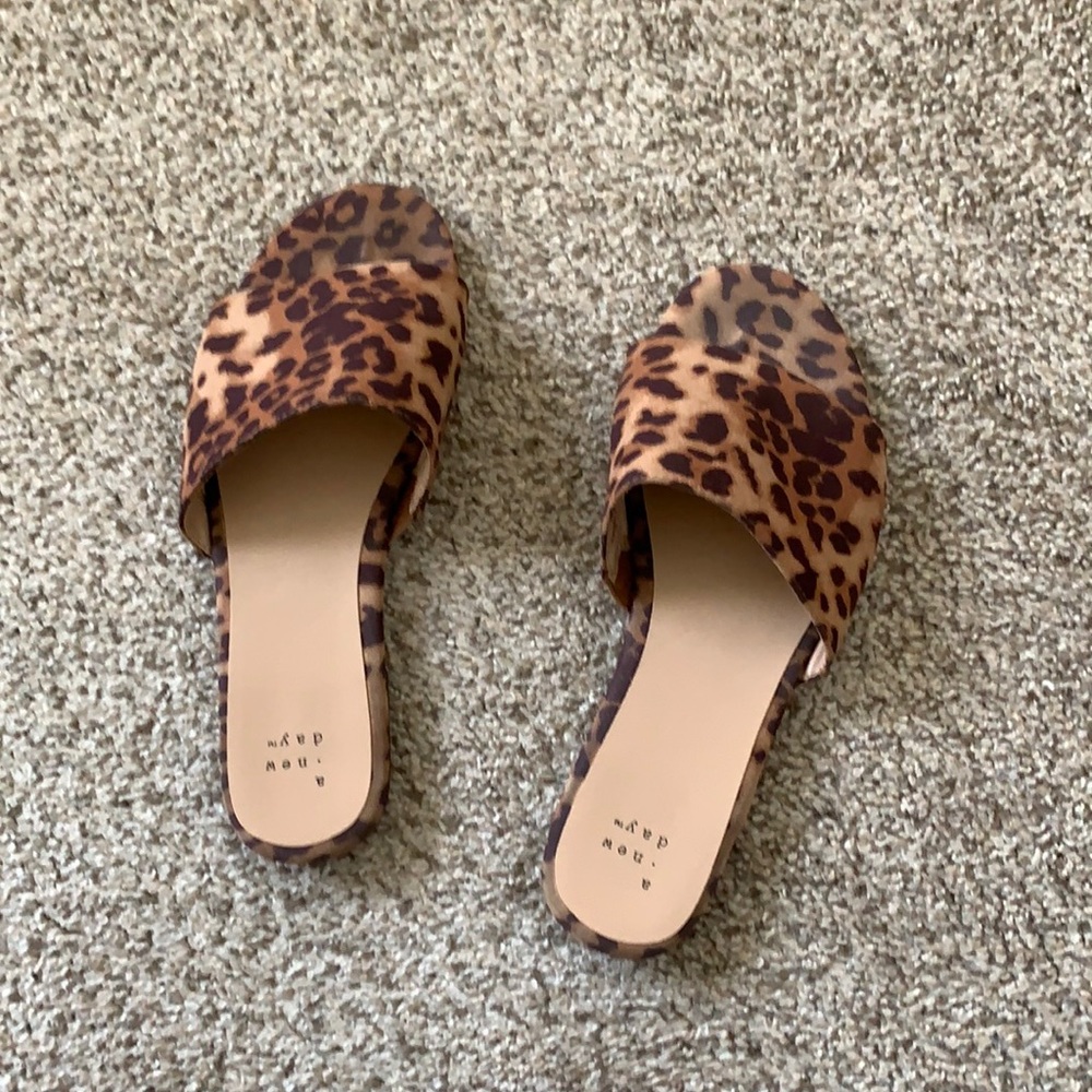 Size 7 w sandals